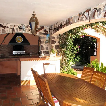 Prázdninový dům Ferienhaus Mit Pool 220s *